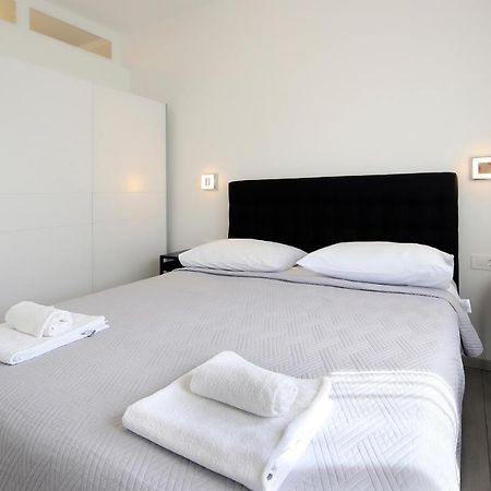 Apartments Lola Новалья Экстерьер фото