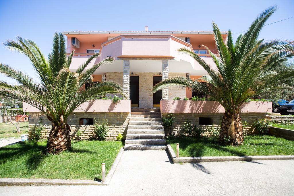 Apartments Lola Новалья Экстерьер фото