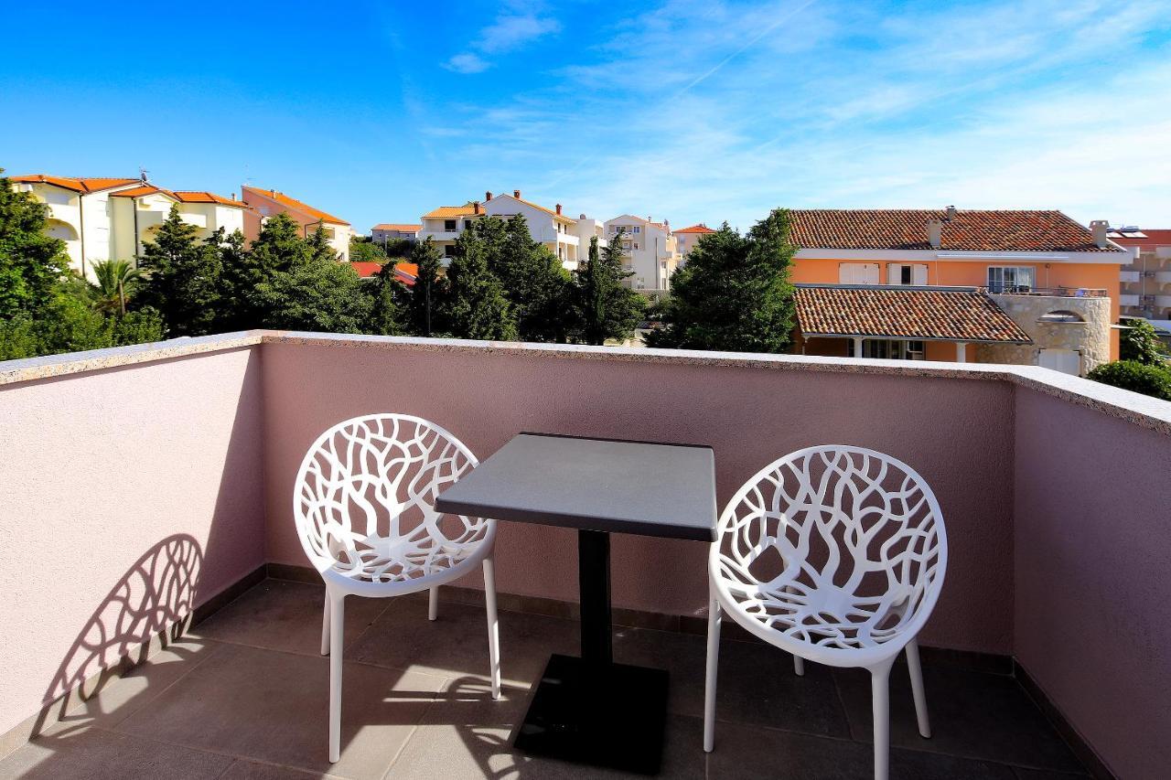 Apartments Lola Новалья Экстерьер фото